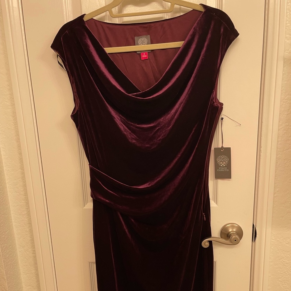 Gorgeous brand NEW Vince Camuto velvet dress